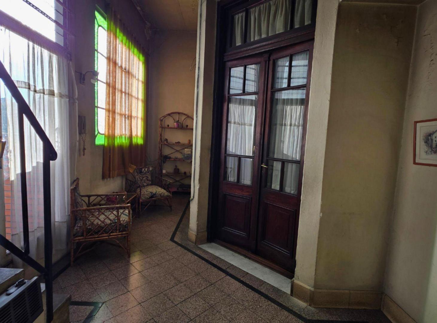 Foto de VENTA PH 7 AMB BARRACAS S/EXPENSAS A RECICLAR, imagen 4