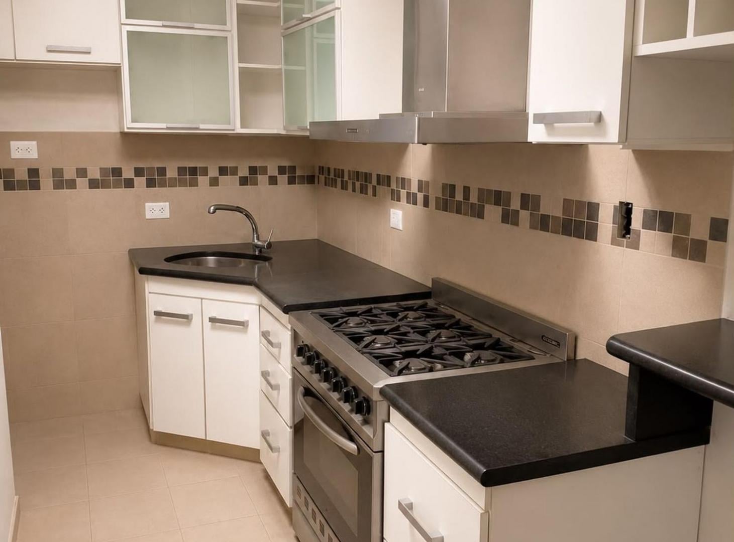 Foto de VENTA CASA 6 AMB LANUS ESTE CENTRO, imagen 1