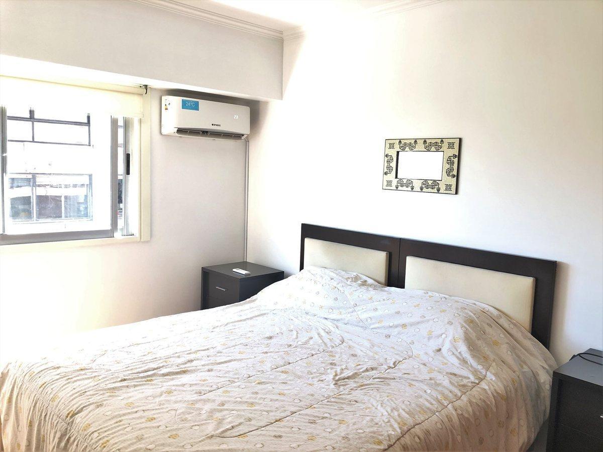 Foto de VENTA DEPTO 2 AMBIENTES MONSERRAT BALCON AMOBLADO, imagen 2