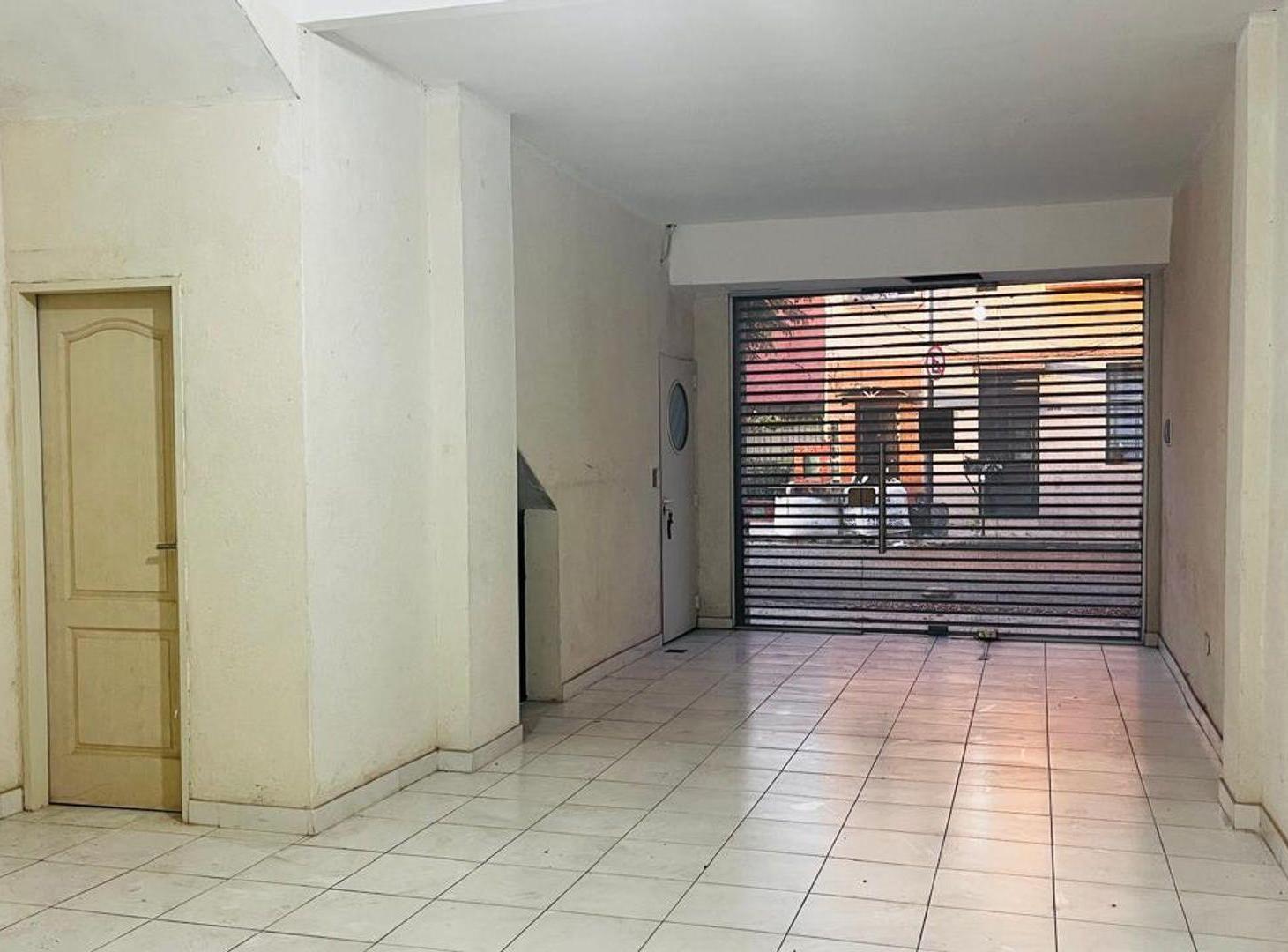 Foto de VENTA LOCAL COMERCIAL 50 M2 LANUS CENTRO, imagen 4