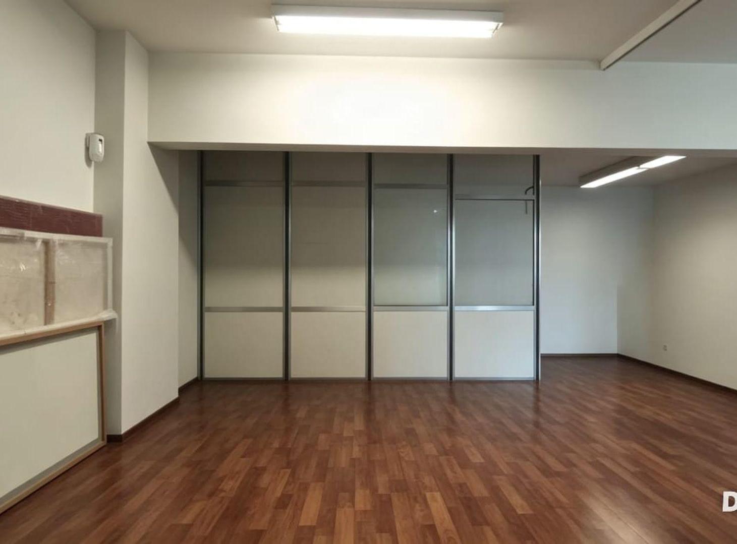 Foto de ALQUILER OFICINA MONSERRAT VERSATIL Y BIEN UBICADA, imagen 1