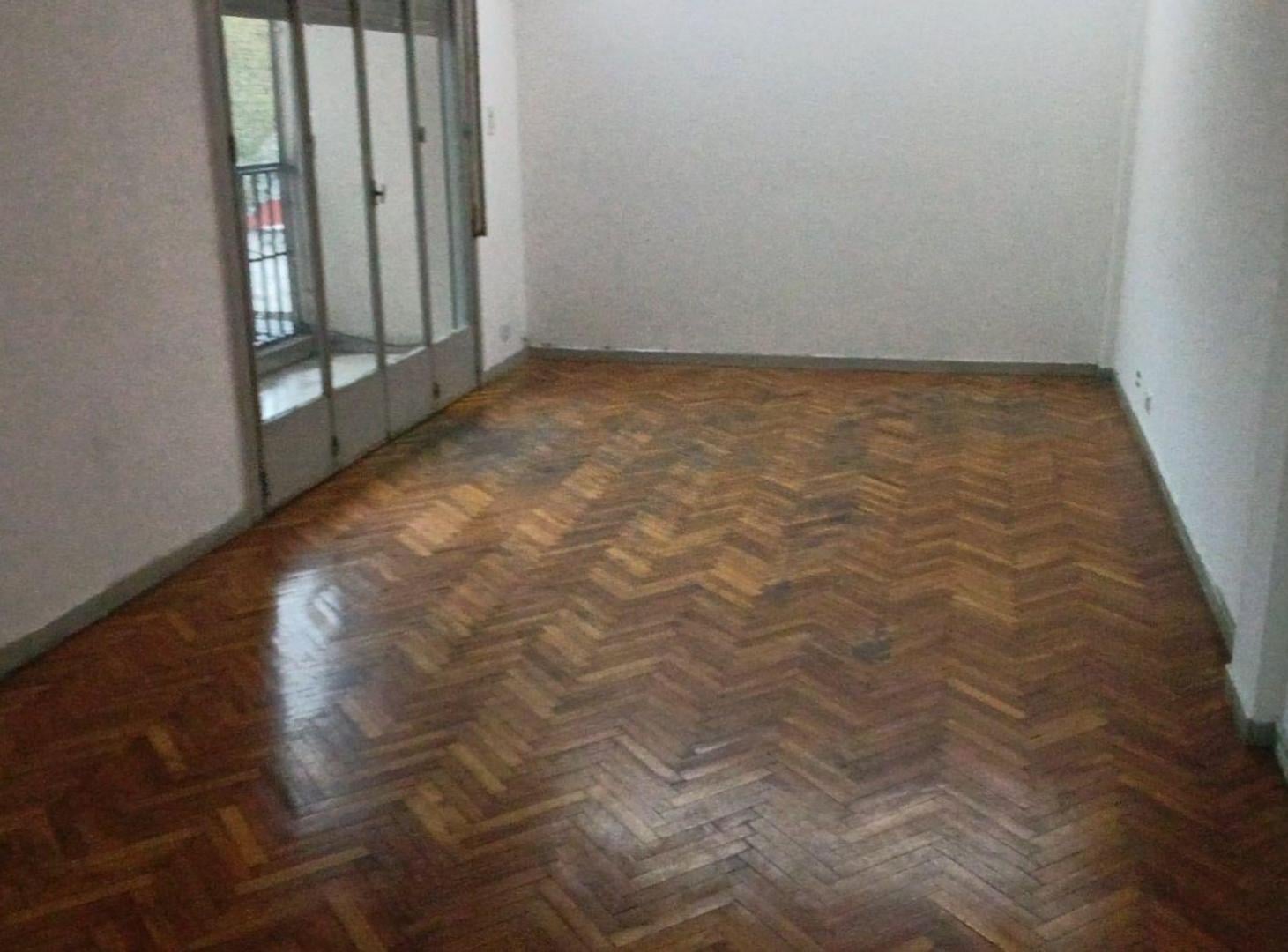 Foto de VENTA DEPARTAMENTO 3 AMB. CON DEPENDENCIA FLORES, imagen 3