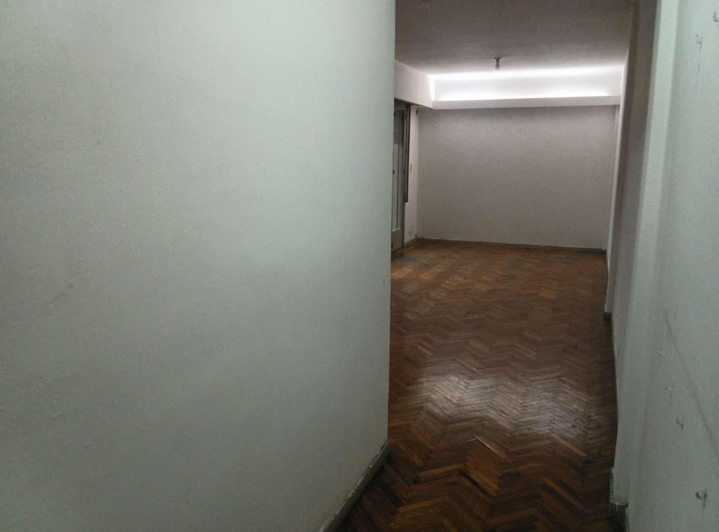 Foto de VENTA DEPARTAMENTO 3 AMB. CON DEPENDENCIA FLORES, imagen 4