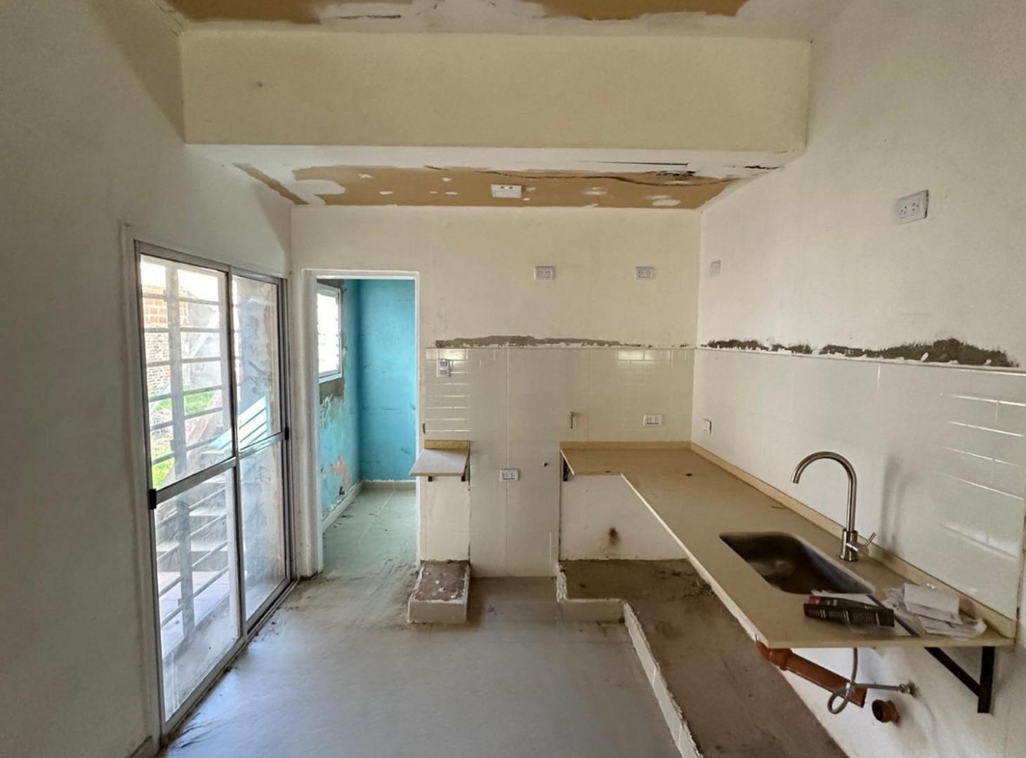 Foto de Casa 3 Amb Venta en Quilmes Oeste Jardín, Terraza, imagen 2