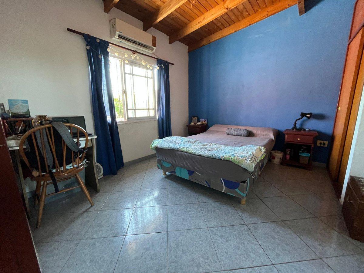 Foto de CASA VENTA 5 AMB GARAGE APTA CRÉDITO BURZACO, imagen 3