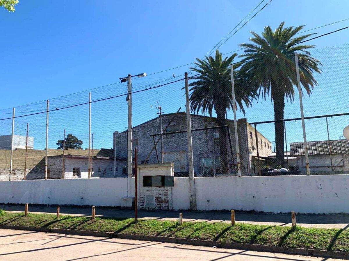 Foto de GALPON COMERCIAL Y CANCHAS CON TERRENO 25 DE MAYO, imagen 2