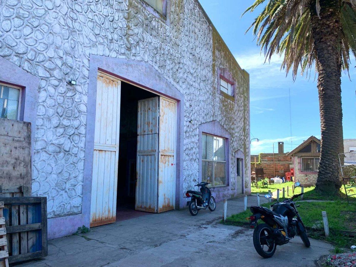 Foto de GALPON COMERCIAL Y CANCHAS CON TERRENO 25 DE MAYO, imagen 5