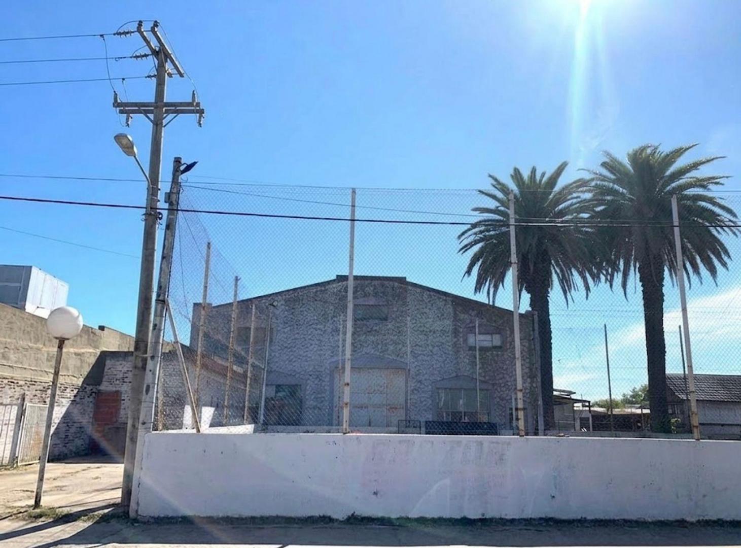 Foto de GALPON COMERCIAL Y CANCHAS CON TERRENO 25 DE MAYO, imagen 3