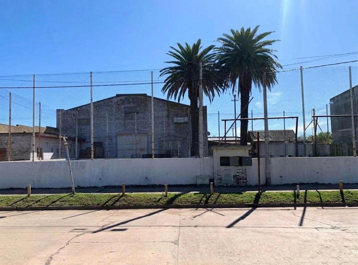 Foto de GALPON COMERCIAL Y CANCHAS CON TERRENO 25 DE MAYO, imagen 1