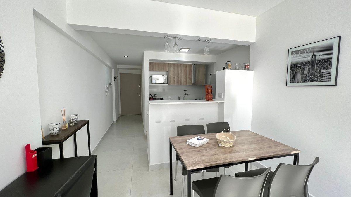 Foto de ALQUILER CABALLITO BALCON PILETA ZONA HOSPITALES, imagen 4