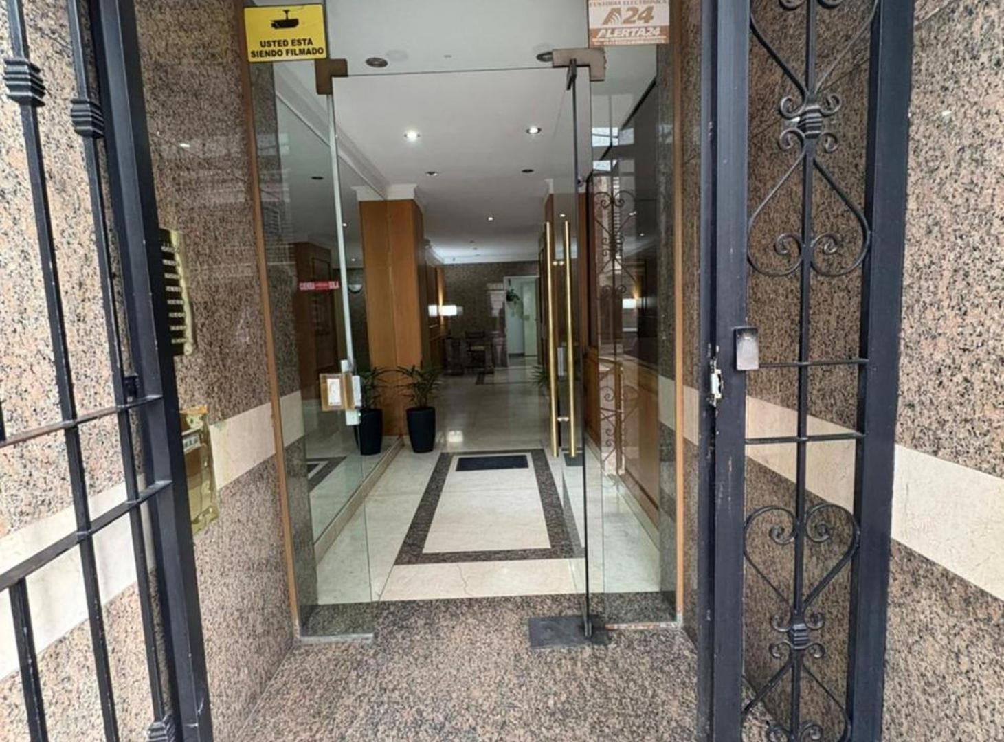 Foto de VENTA DEPARTAMENTO 4 AMB CON COCHERA CABALLITO, imagen 2