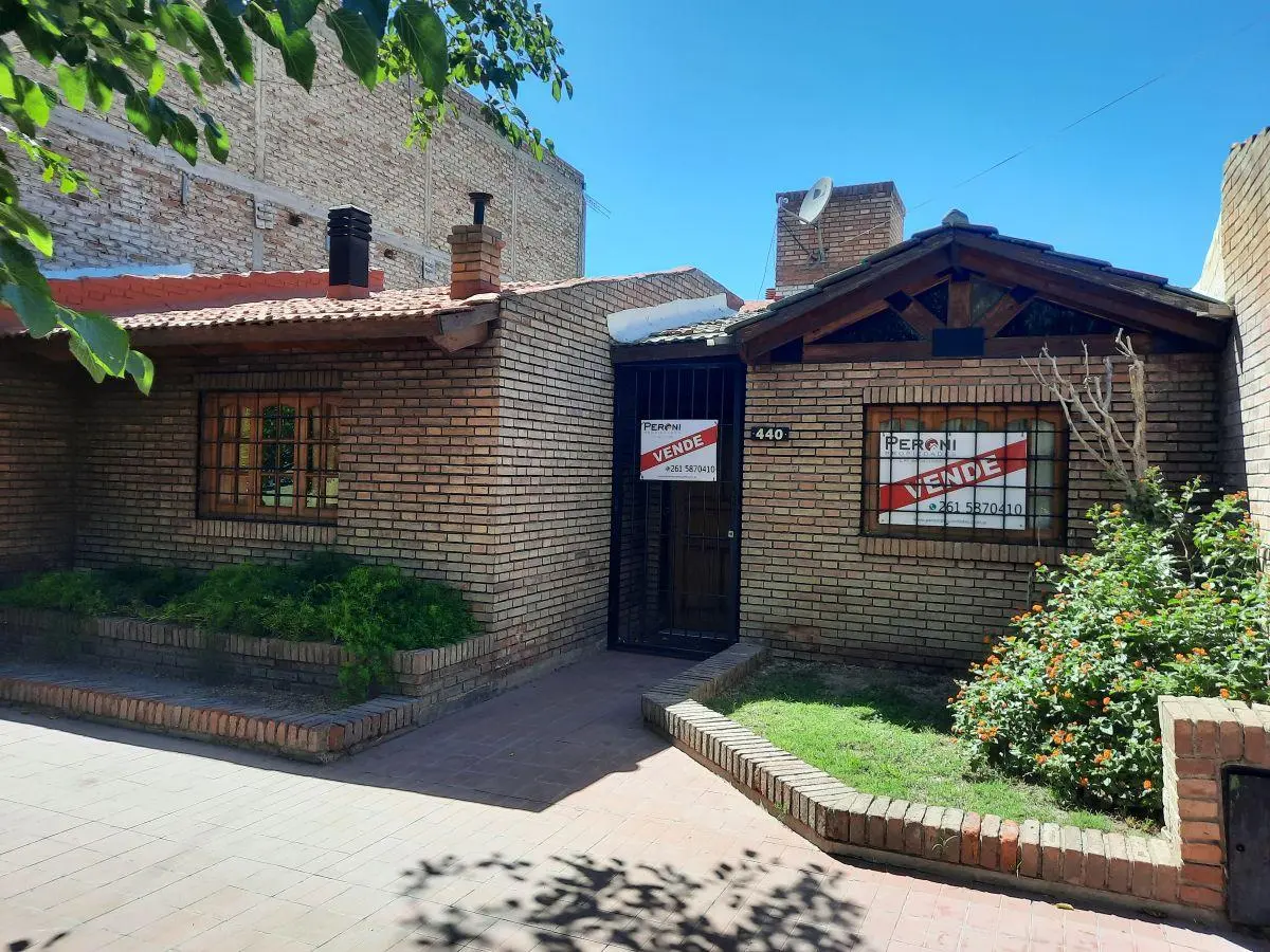 Casa con 258 m² de terreno y 3 dormitorios en venta en Las Cañas 3