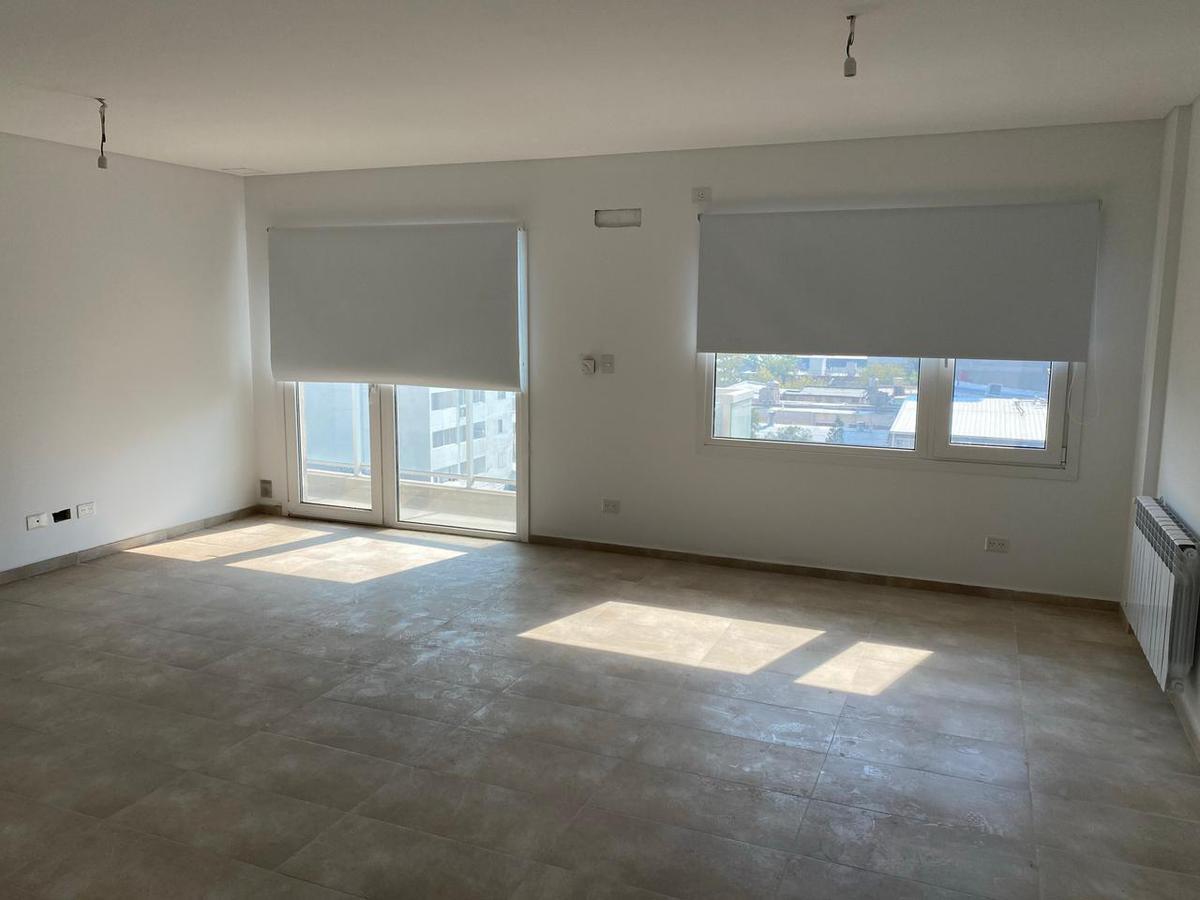 Departamento de 2 Dorm. en Venta - Cipoletti 3