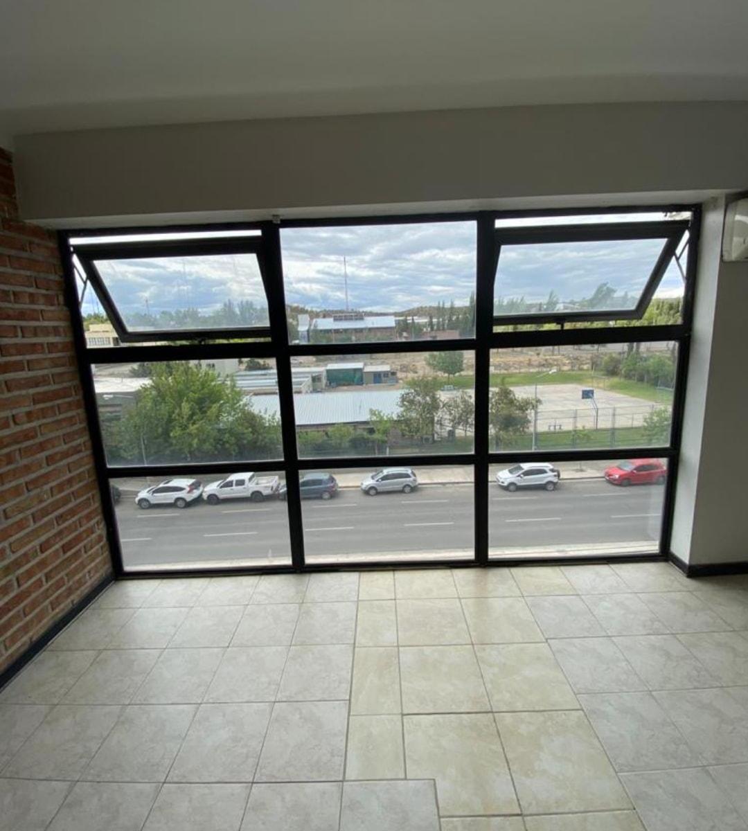 Monoambiente Leloir - Apto Profesional con Cochera 1