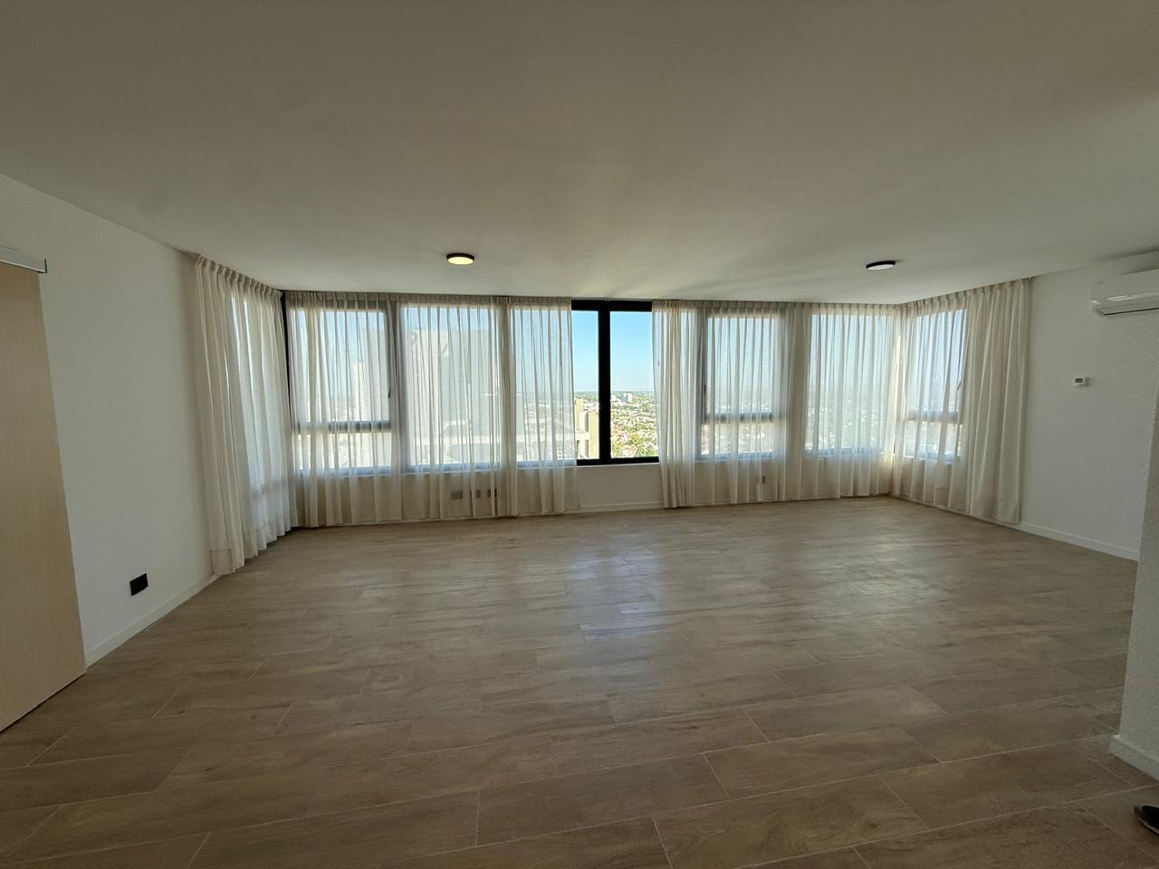 Foto de Semipiso de 3 Dormitorios con Terraza propia - Torre Kuref Neuquen, imagen 4