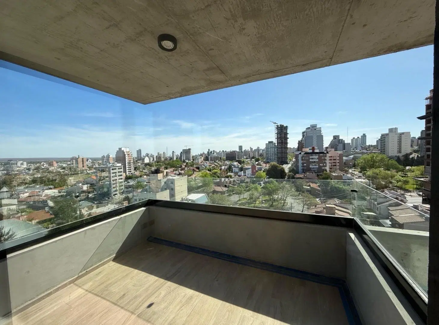 Departamento de 2 dormitorios con cochera- Neuquen 1