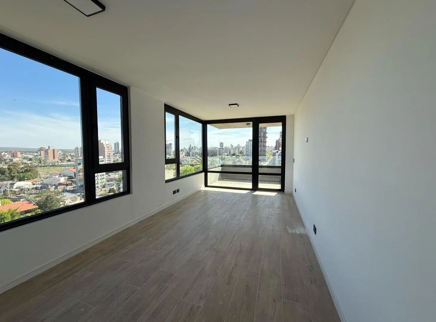 Departamento de 2 dormitorios con cochera- Neuquen 5