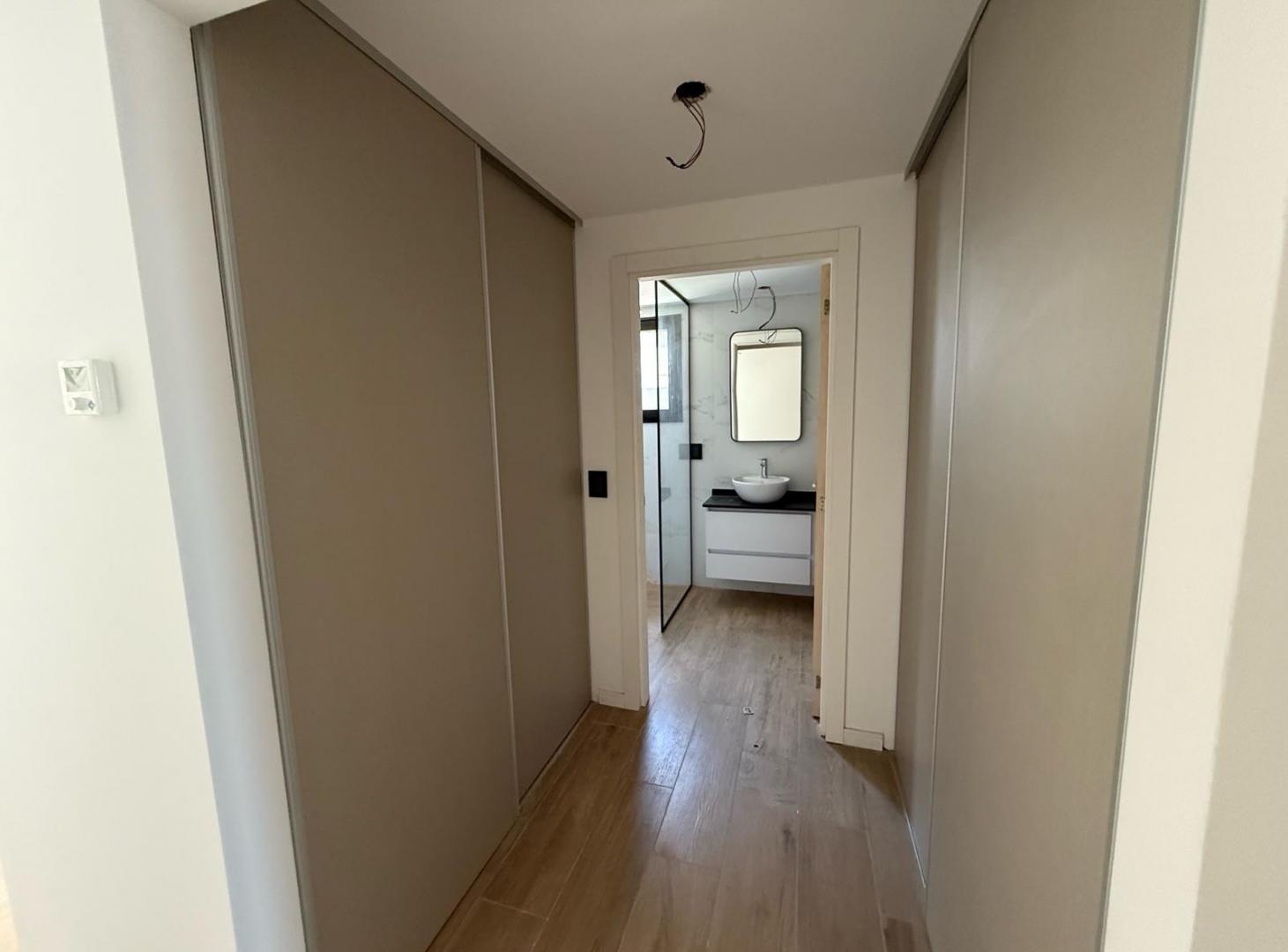 Foto de Semipiso de 3 dormitorios con dos cocheras - Santa Genoveva, imagen 3