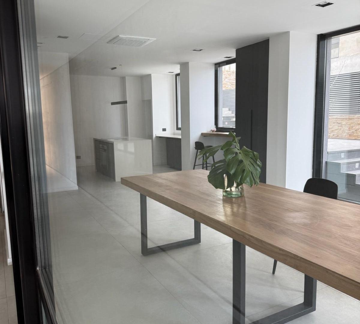 Foto de Semipiso de 3 dormitorios con dos cocheras - Santa Genoveva, imagen 4