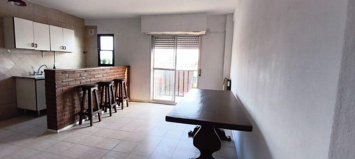 Foto de AMPLIO Y LUMINOSO DEPARTAMENTO DE 2 AMBIENTES, imagen 4