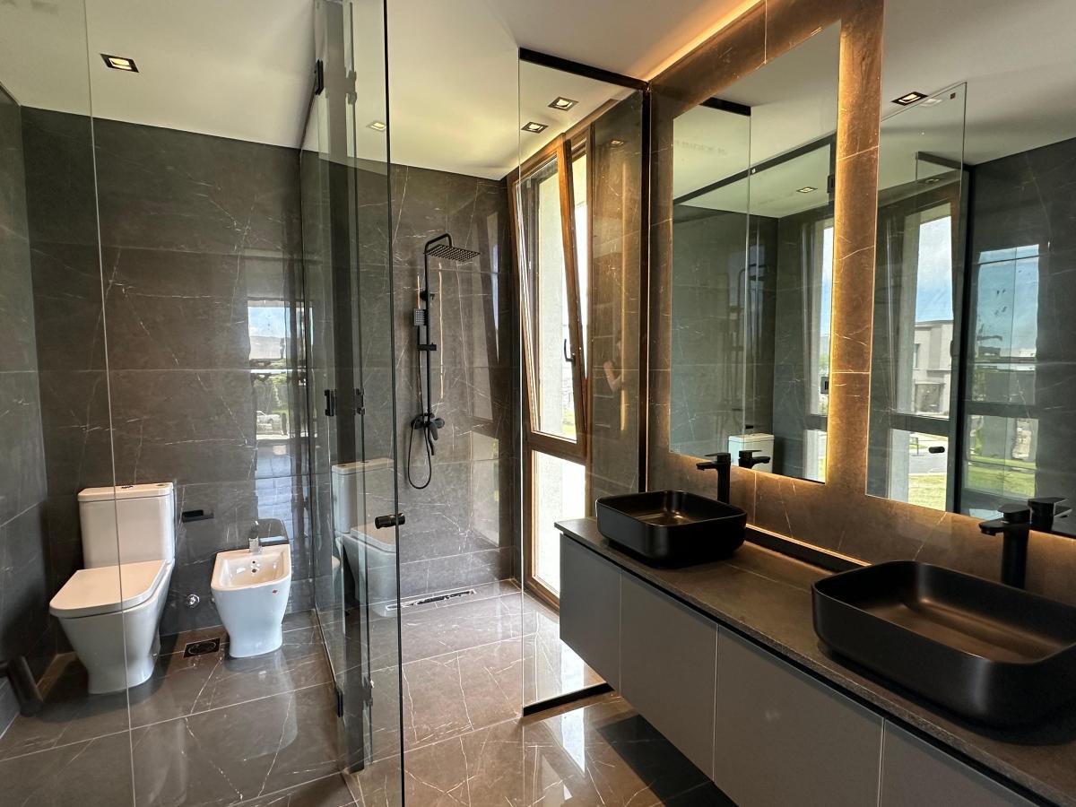 Foto de Excelente Casa en Venta en lote interno en Castaños Nordelta!, imagen 2