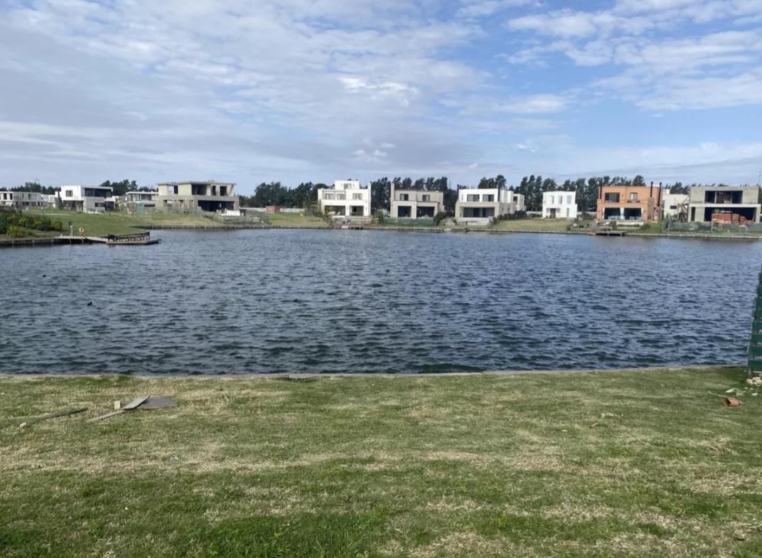 Lote al agua en Carpinchos Nordelta