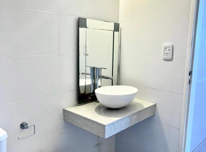 Departamento con vista al lago en Islas del Golf!  5