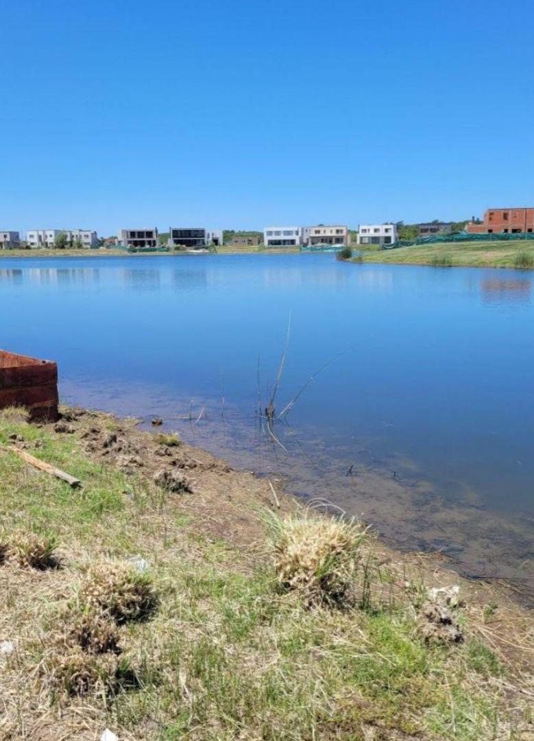 Lote a laguna en Santa Ana Benavidez