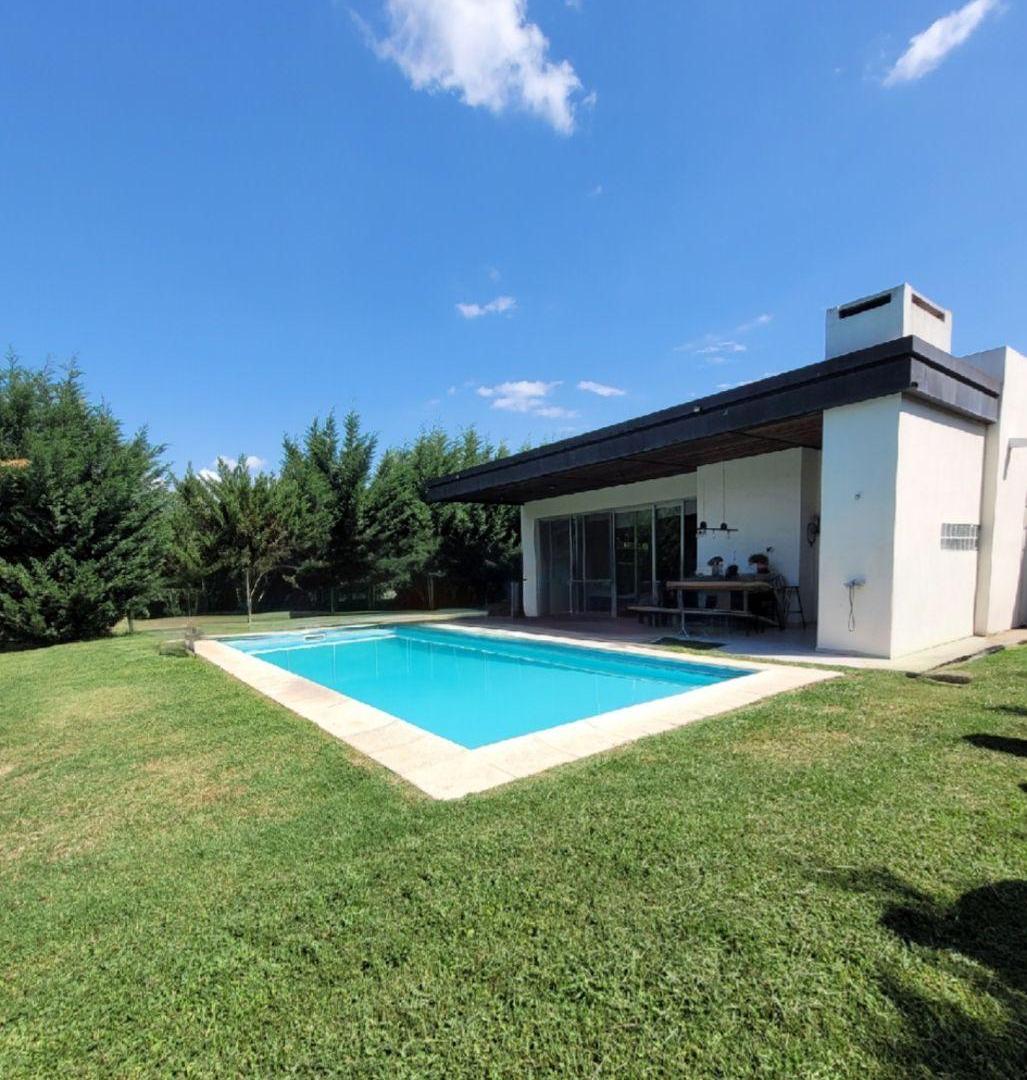 Casa en venta en Los Eucaliptus Haras de Santa María
