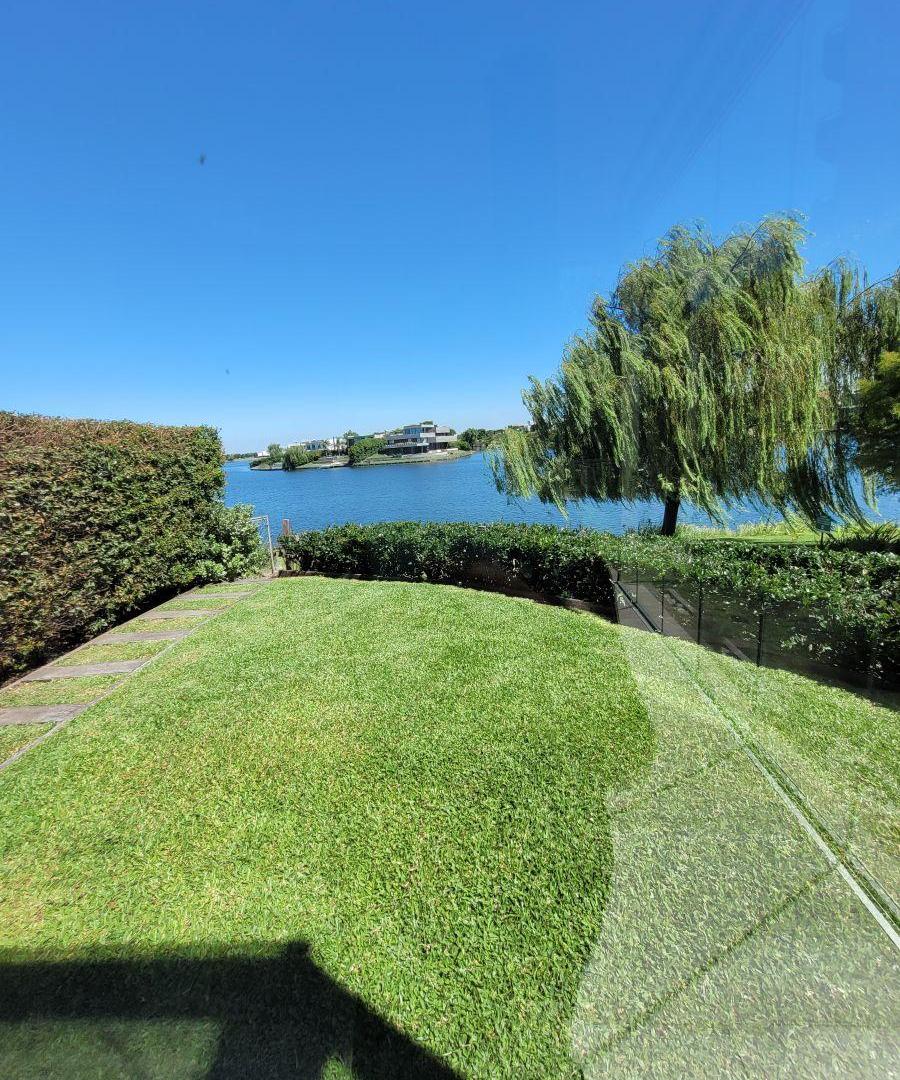 Espectacular duplex en Acqua Golf con jardin