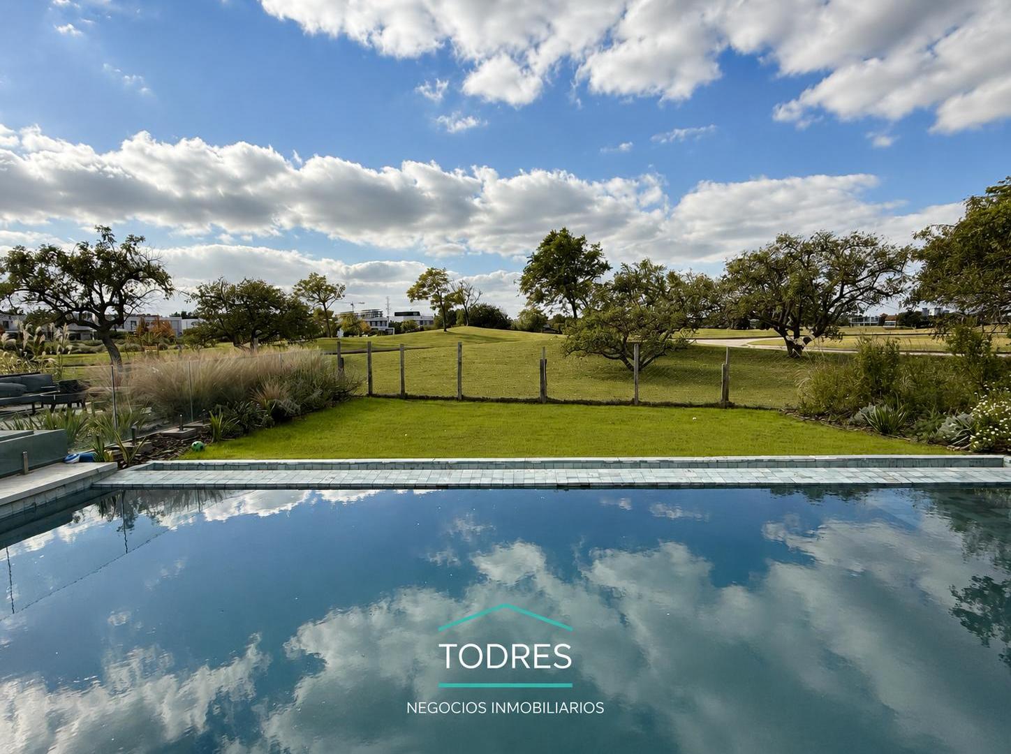 EXCELENTES CASA EN VENTA EN EL GOLF DE NORDELTA CON FONDO AL GOLF! CALIDAD Y VISTAS UNICAS.