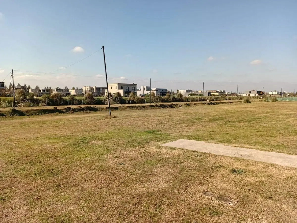 Lote en el Naudir escobar 5