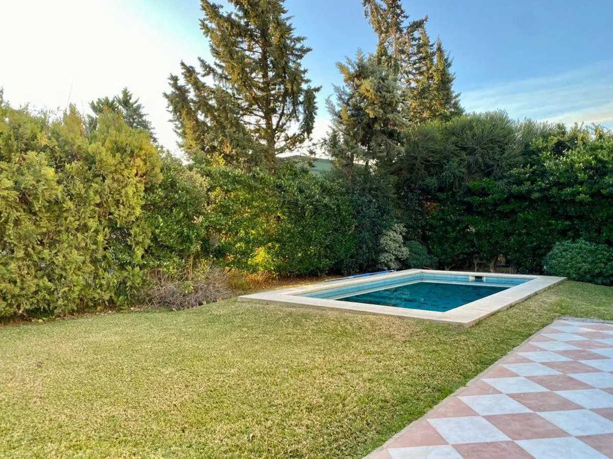 MUY LINDA CASA EN VENTA EN EL BARRIO LAS GLORIETAS NORDELTA! 2