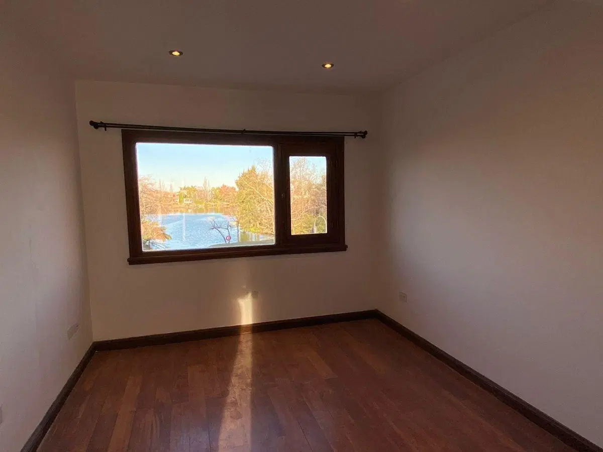 MUY LINDA CASA EN VENTA EN EL BARRIO LAS GLORIETAS NORDELTA! 8