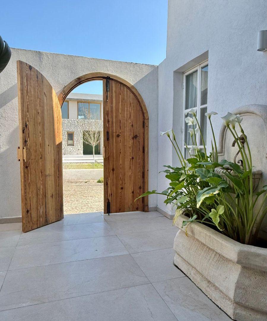 Foto de Excelente Casa en Venta en Carpinchos! Lote Interno Hermoso Diseño!, imagen 1