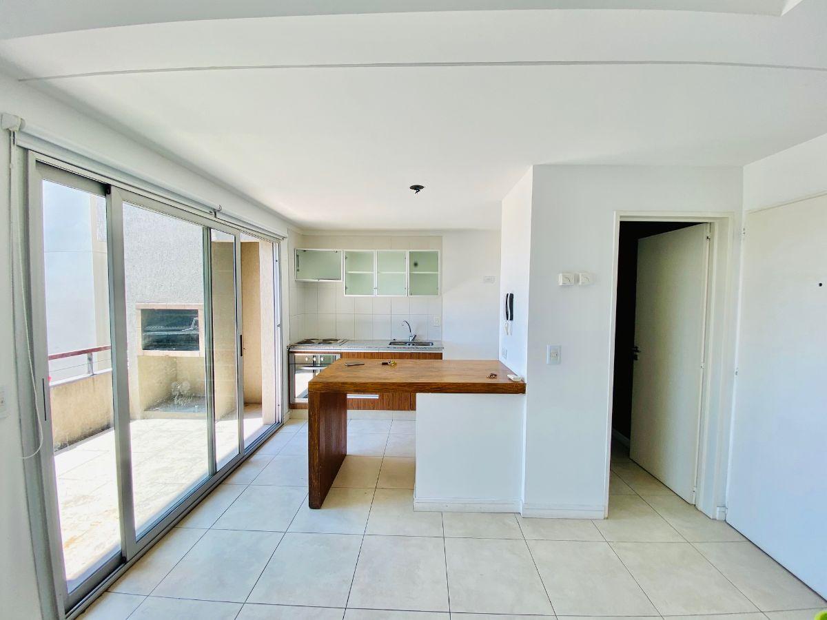 Foto de Muy lindo do departamento en venta con vista al lago central de, imagen 3