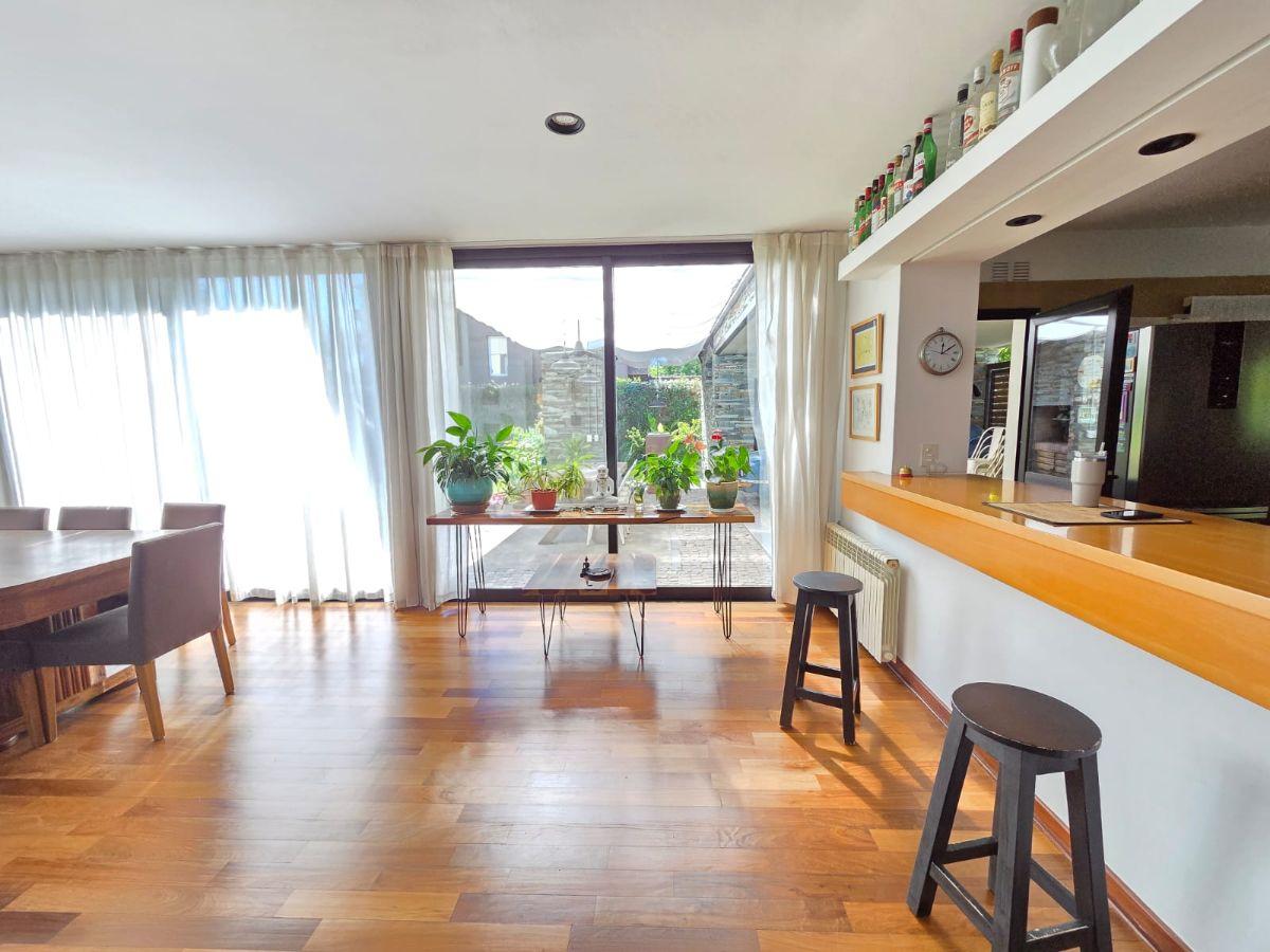 Foto de CASA MODERNA EN VENTA Barrio Santa Maria de Tigre., imagen 2