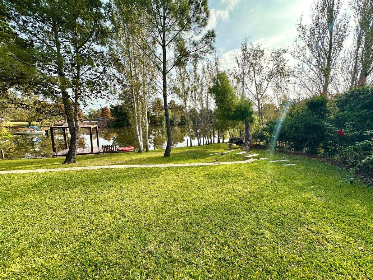 Foto de EXCELENTE CASA CON 5 SUITES AL AGUA EN CASTORES, imagen 3