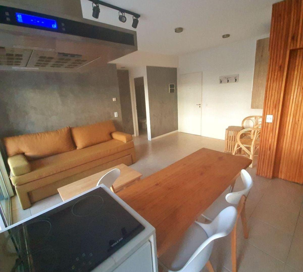 Foto de DEPARTAMENTO AMUEBLADO CON JARDIN, COCHERA y BAULERA, imagen 2