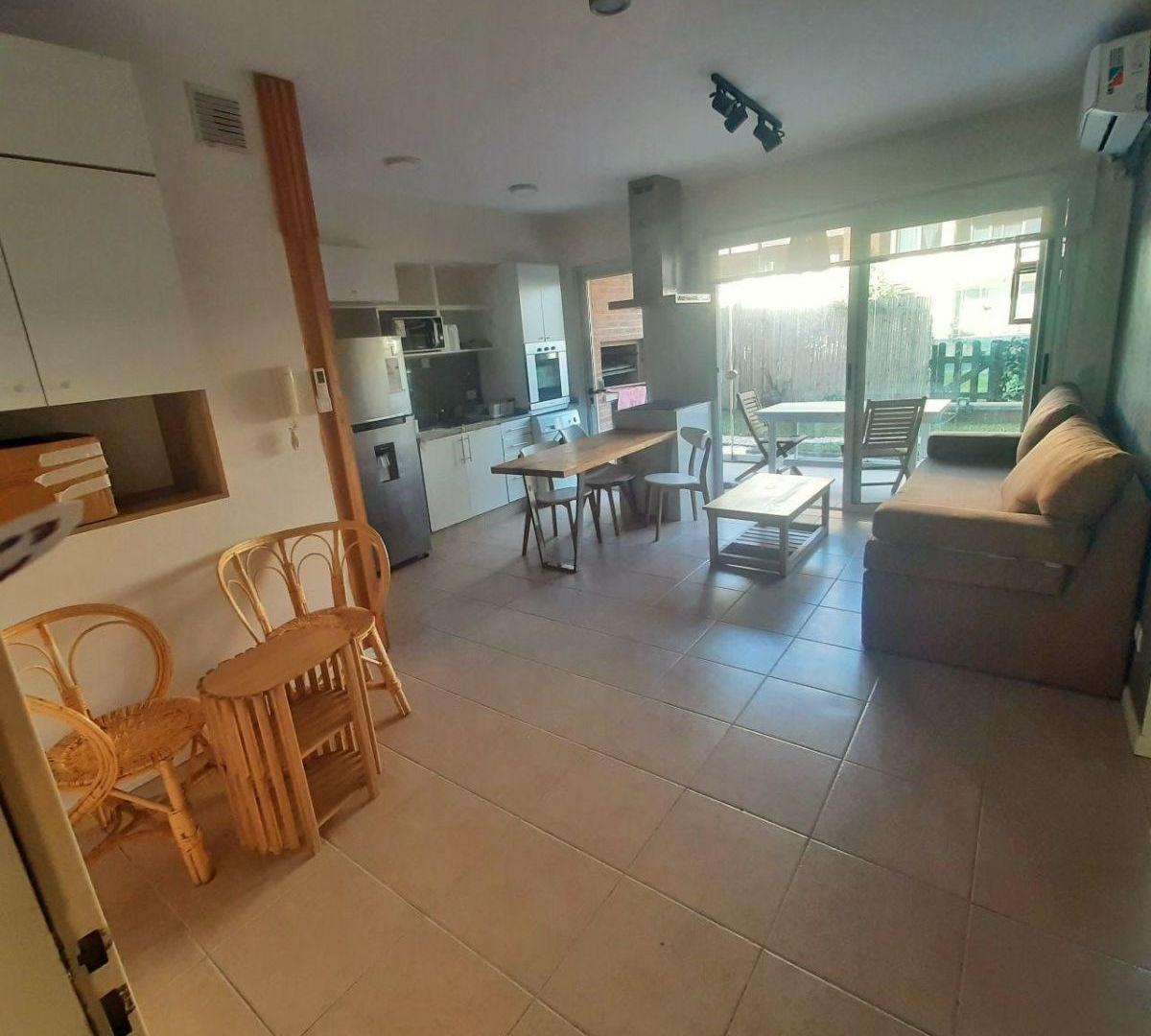 Foto de DEPARTAMENTO AMUEBLADO CON JARDIN, COCHERA y BAULERA, imagen 1