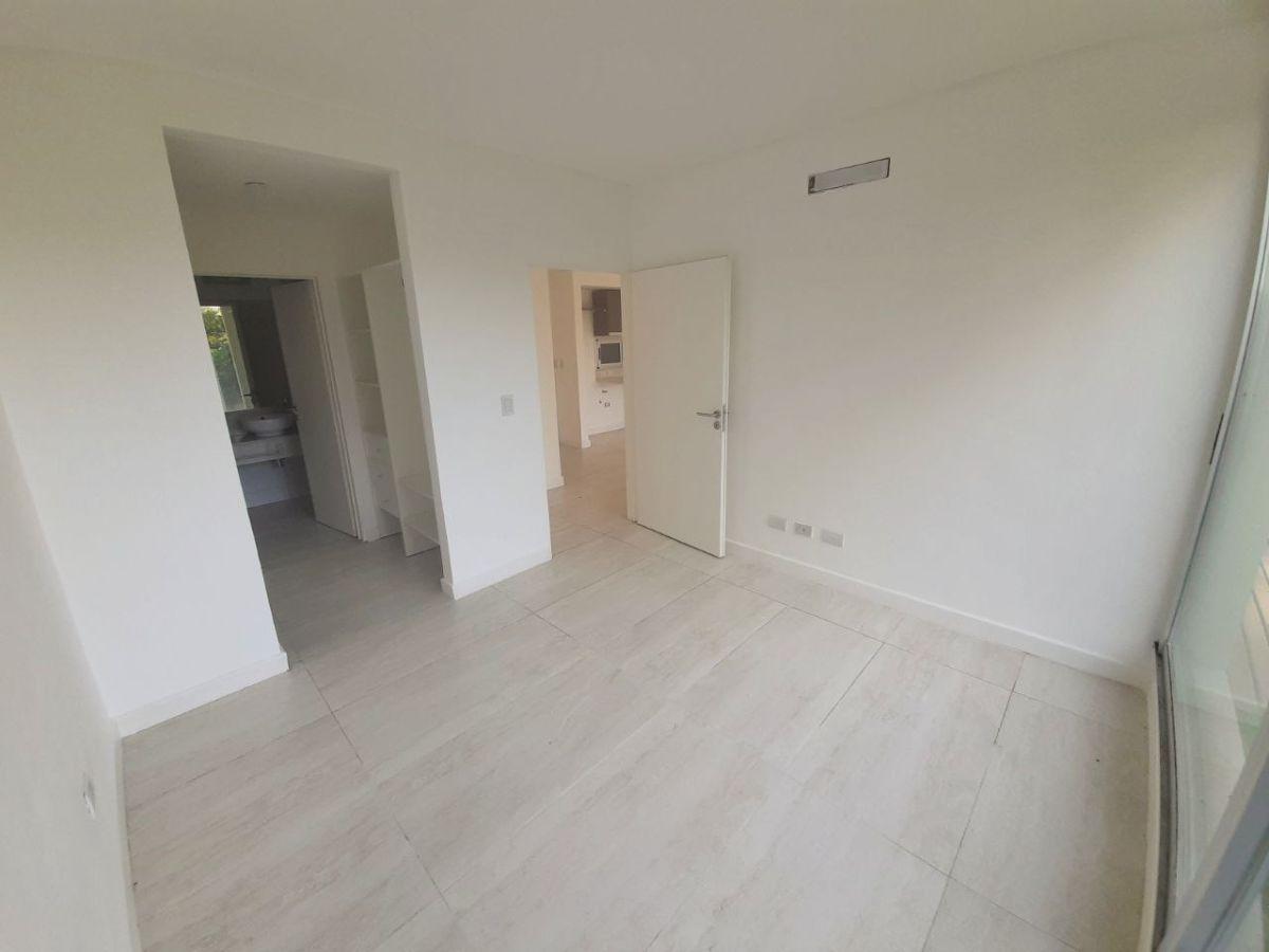Foto de DEPARTAMENTO DE 2 AMBIENTES CON JARDIN Y COCHERA, imagen 3