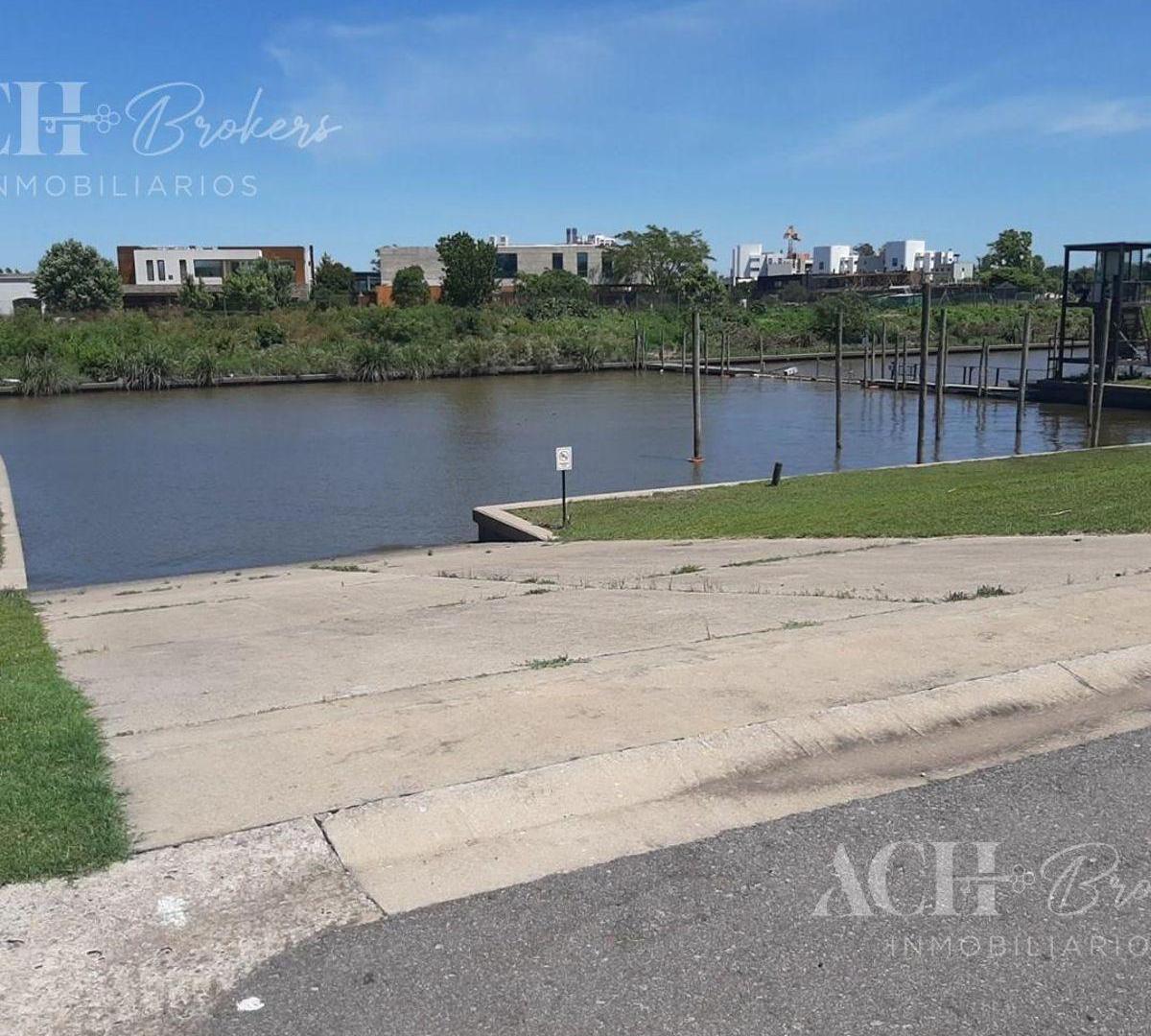 Foto de LOTE CON RAPIDA SALIDA AL RIO EN MARINAS H, imagen 4