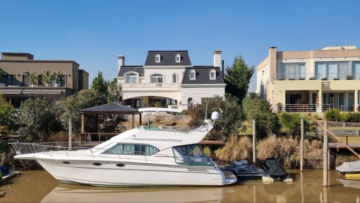 Foto de HERMOSA CASA ESTILO FRANCES CON AMARRA EN EL YACHT, imagen 2