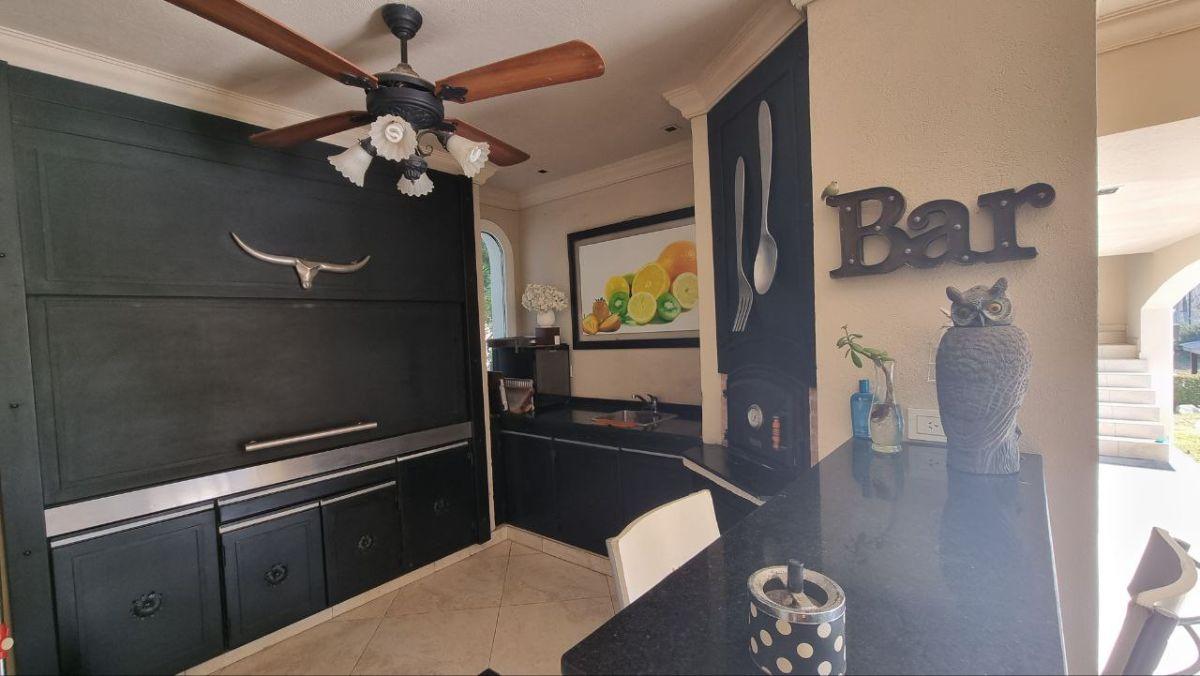 Foto de HERMOSA CASA ESTILO FRANCES CON AMARRA EN EL YACHT, imagen 4