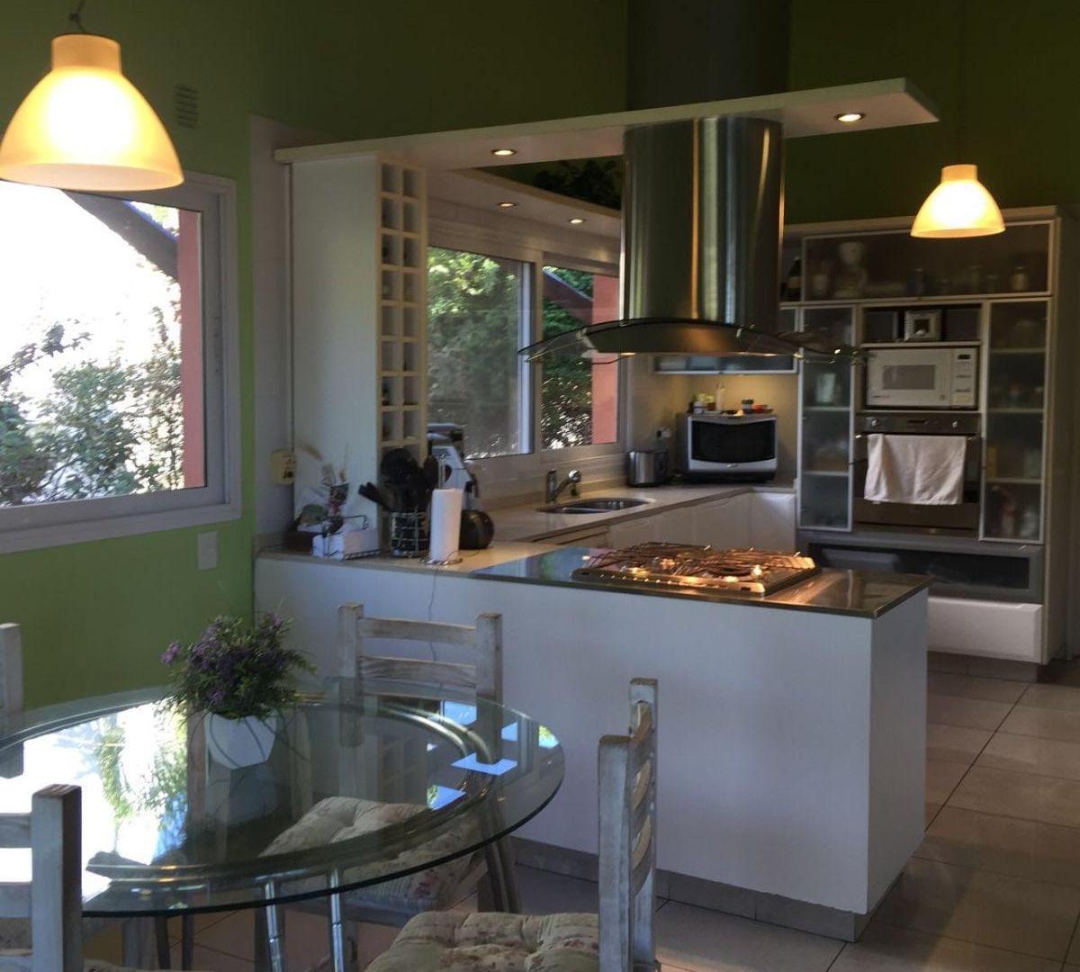 Foto de CASA A LA LAGUNA EN VENTA, LOS CASTORES, NORDELTA, imagen 2