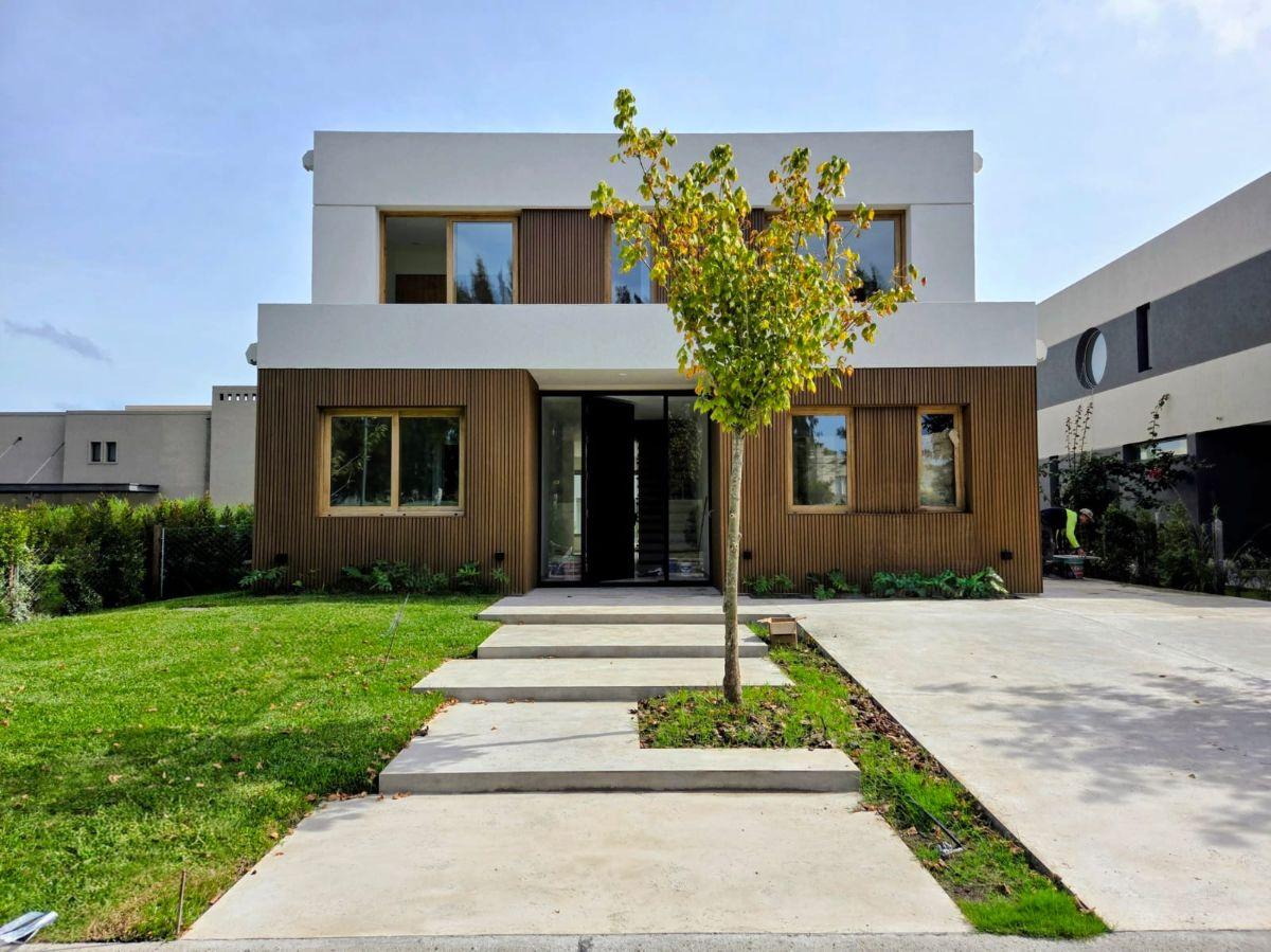 Foto de EXCELENTE CASA EN VENTA A ESTRENAR, CARPINCHOS, NORDELTA, imagen 1