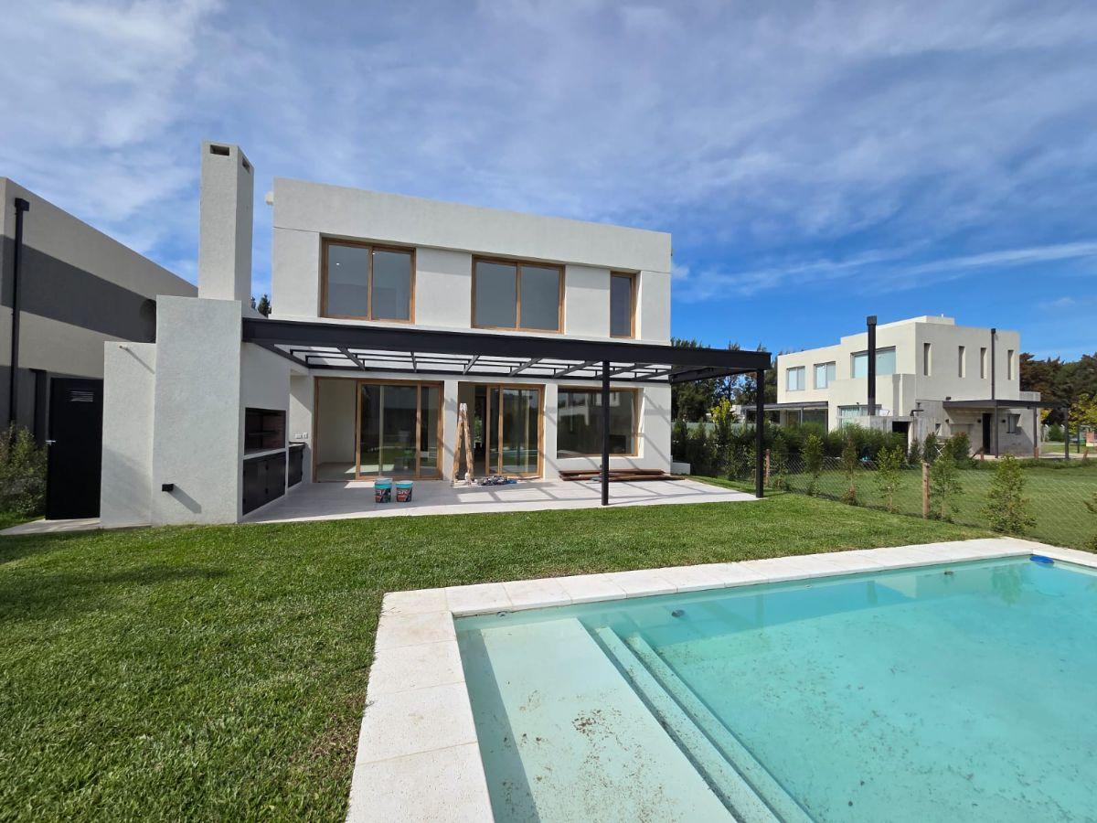 Foto de EXCELENTE CASA EN VENTA A ESTRENAR, CARPINCHOS, NORDELTA, imagen 2