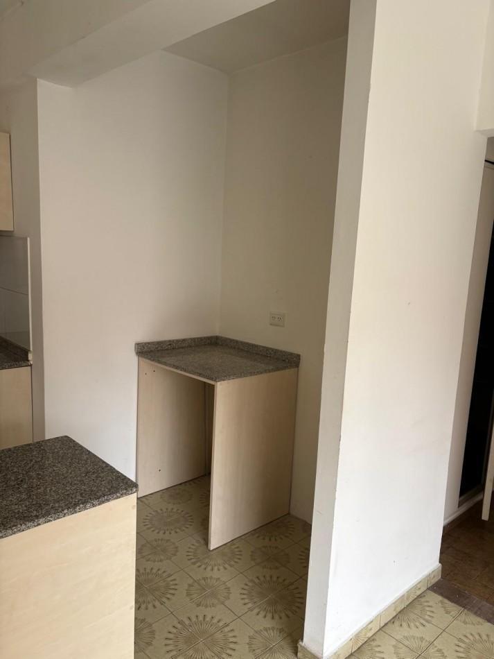 Foto de Alquiler Dpto 3 ambientes 1piso por escalera Florida Mitre SIN EXPENSAS, imagen 3