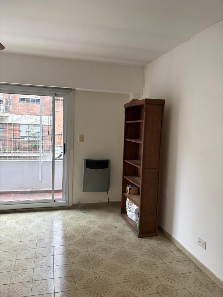 Foto de Alquiler Dpto 3 ambientes 1piso por escalera Florida Mitre SIN EXPENSAS, imagen 2