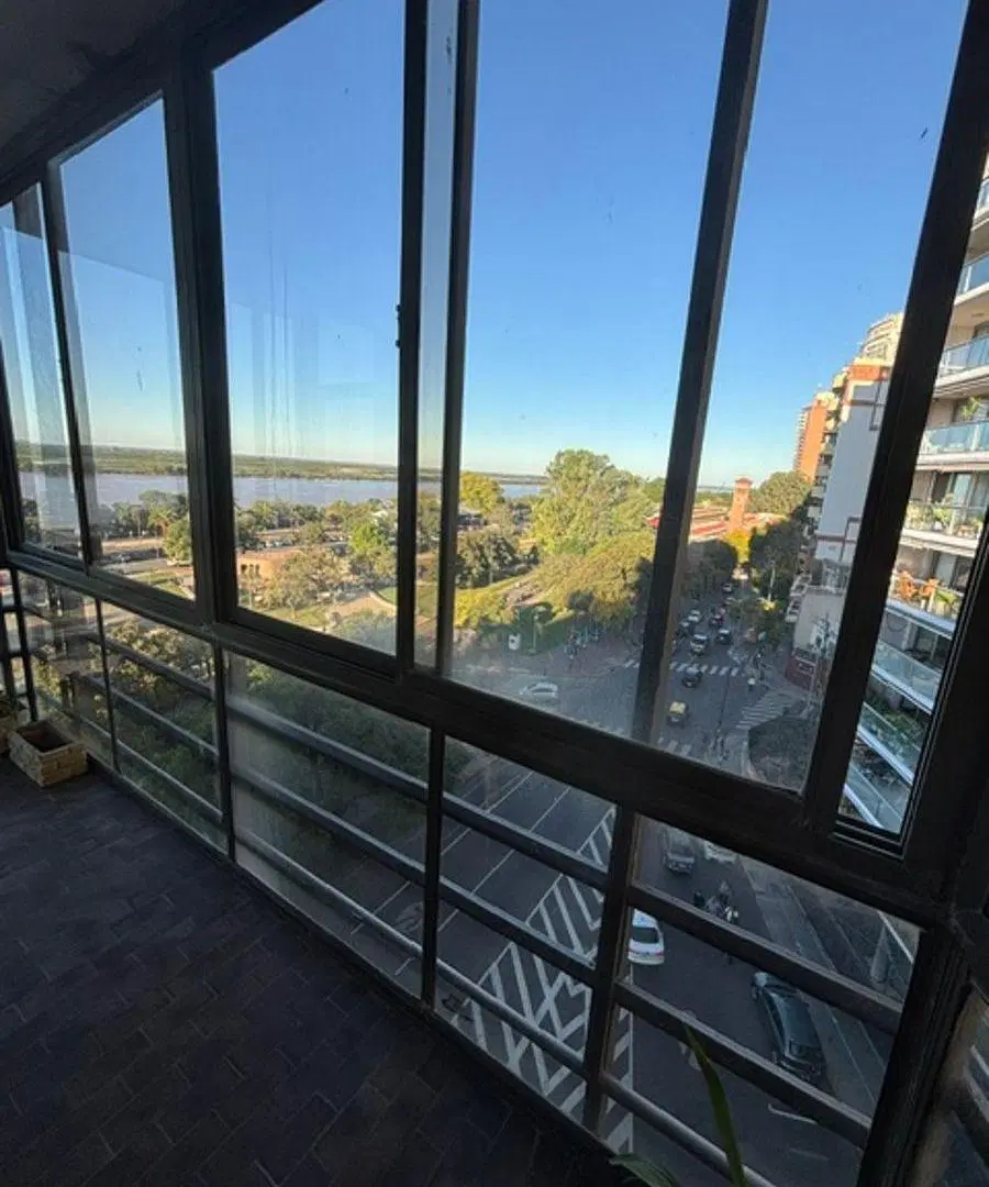 VENTA DEPARTAMENTO DE TRES DORMITORIOS SOBRE AV. WHEELWRIGHT AL 1600 CON VISTA AL RIO. 2